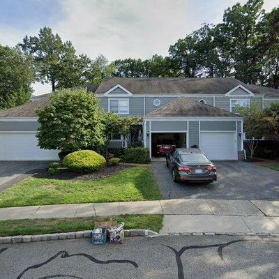 42 Woodcrest Dr, Morristown, NJ 07960