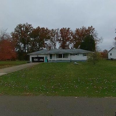 4200 Leavitt Dr Nw, Warren, OH 44485