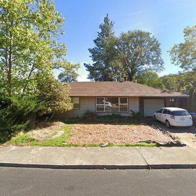 389 Hillcrest Ave, Ukiah, CA 95482