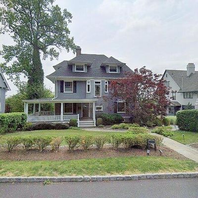 39 Lloyd Rd, Montclair, NJ 07042