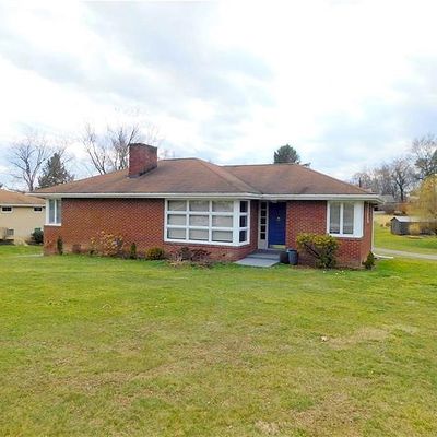 392 Center Grange Rd, Monaca, PA 15061