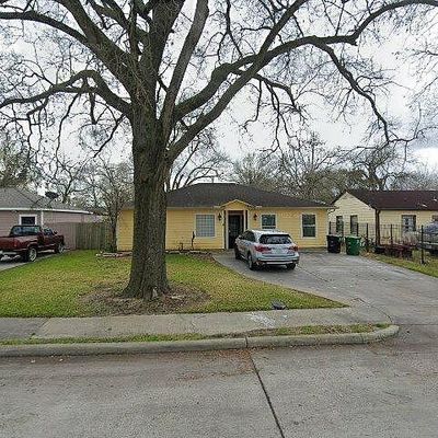 4910 Ward St, Houston, TX 77021