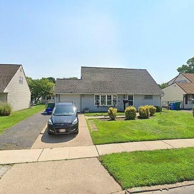 52 Kingapple Ln, Levittown, PA 19055