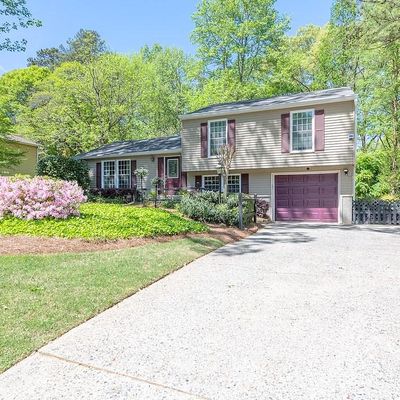 460 N Pond Trl, Roswell, GA 30076