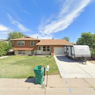 6 Crestaloma Dr, Pueblo, CO 81005