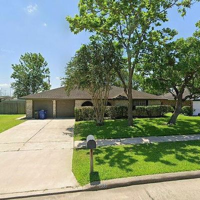 605 Mary Ann Dr, Friendswood, TX 77546