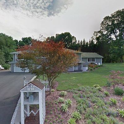 61 Sunnybrook Dr, Avon, CT 06001