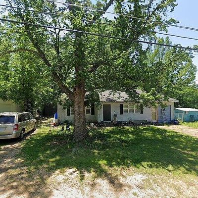 614 E Division St, Bolivar, MO 65613