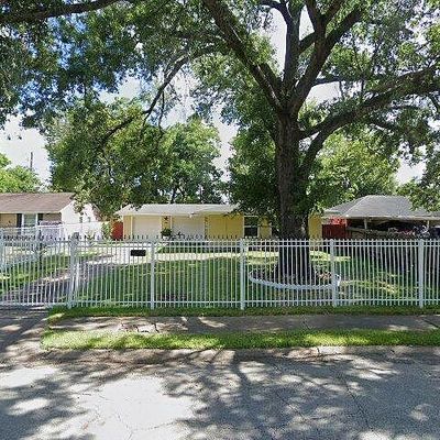 5647 Lyndhurst Dr, Houston, TX 77033