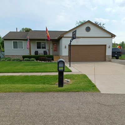 568 Allison Dr, Almont, MI 48003