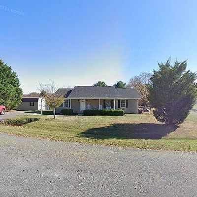 7 Logan Ln, Fishersville, VA 22939