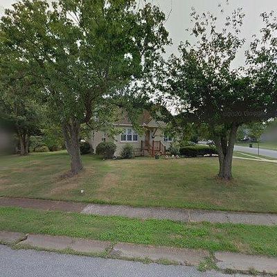 704 Swarthmore Dr, Newark, DE 19711