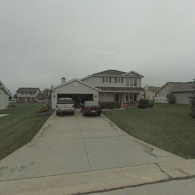 711 E Mary Ln, Oak Creek, WI 53154