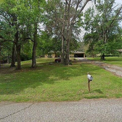 711 Range Rd, Palestine, TX 75801