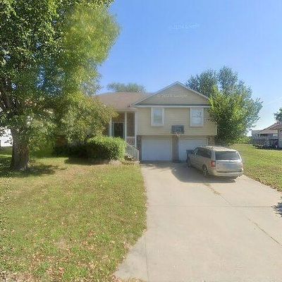 721 Shamrock Ln, Warrensburg, MO 64093