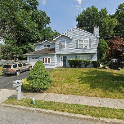 74 Mystic Ct, Cliffwood, NJ 07721