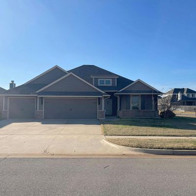 645 Red River Dr, Yukon, OK 73099