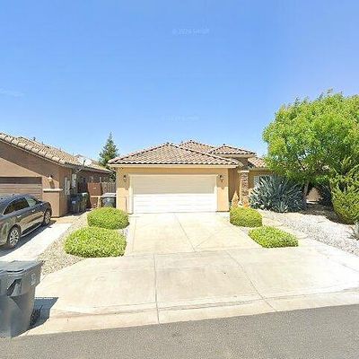 647 Ficklin Dr, Madera, CA 93637