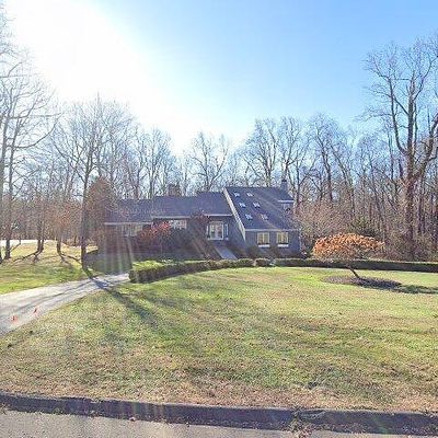 66 Penny Ln, Woodbridge, CT 06525