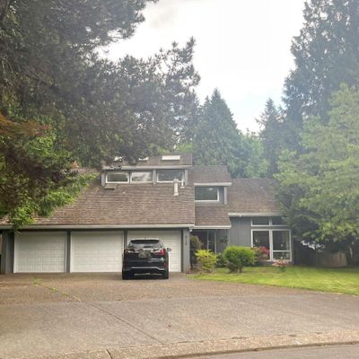 812 Country Commons Ln, Lake Oswego, OR 97034