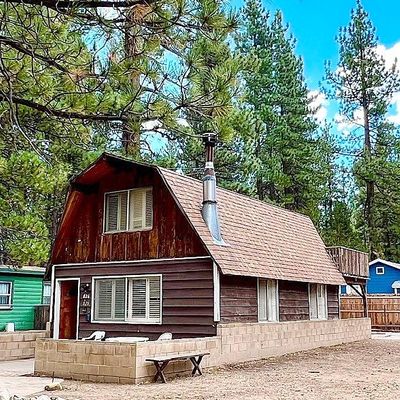 828 W Sherwood Blvd, Big Bear City, CA 92314