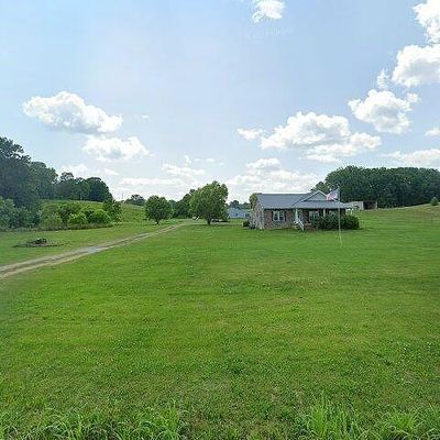 879 Tidwell Rd, Burns, TN 37029