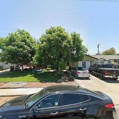 756 E North Way, Dinuba, CA 93618