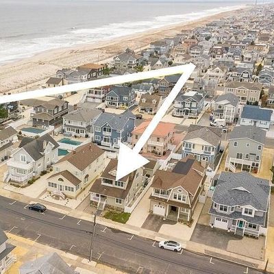 8 New Brunswick Avenue, Lavallette, NJ 08735