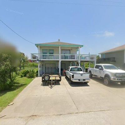 978 Nassau Dr, Port Bolivar, TX 77650