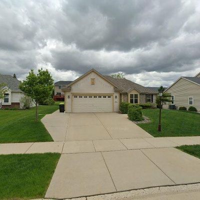 N173 W20023 Creekside Dr, Jackson, WI 53037