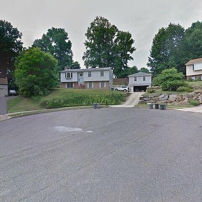 9 Roberts Cir, Upper Chichester, PA 19061