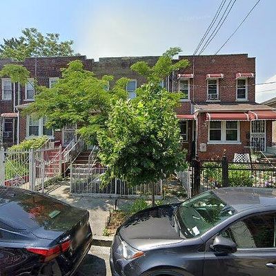 916 E 221 St St, Bronx, NY 10469