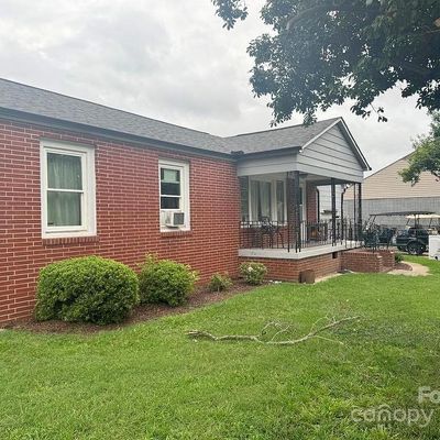 102 Walker St, Kannapolis, NC 28081