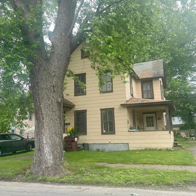 102 W 8 Th Ave, Gloversville, NY 12078