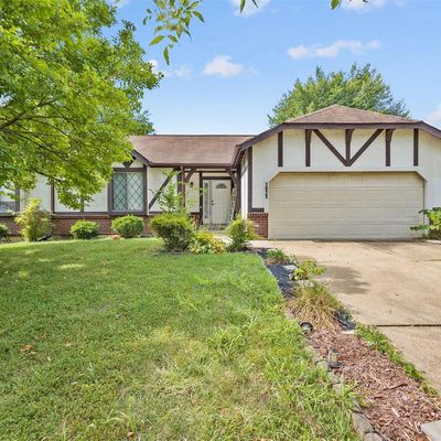 1025 Patience Dr, Florissant, MO 63034