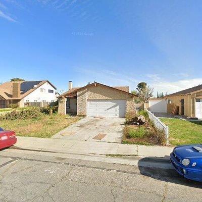 1027 Morven St, Lancaster, CA 93535