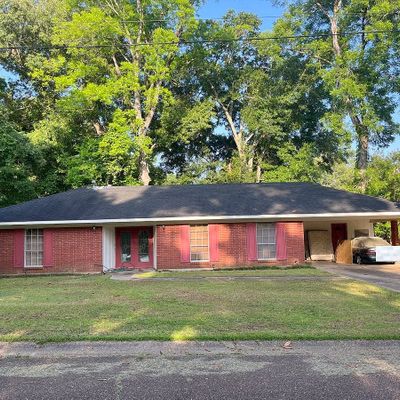 104 Ashwood Dr, Natchez, MS 39120