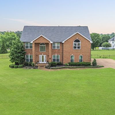 104 Brookstone Dr, Burns, TN 37029