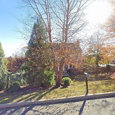 104 Metro Vista Dr, Hawthorne, NJ 07506