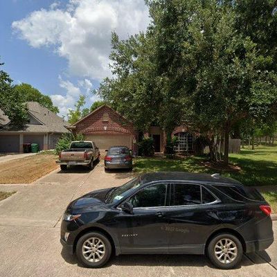 10411 Village Lake Dr, Missouri City, TX 77459