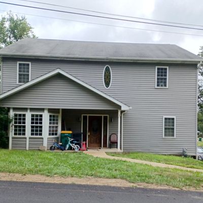 105 Myrtle St, Oakdale, PA 15071