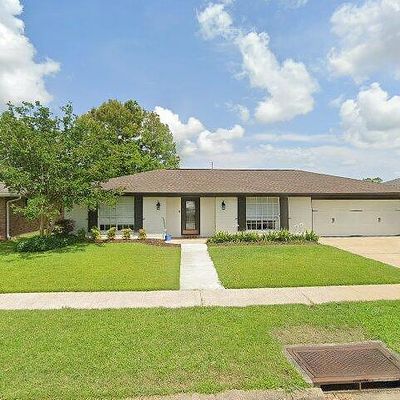 105 Nederland Dr, Houma, LA 70360