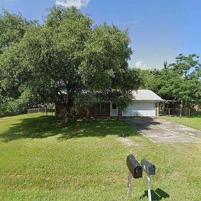 105 Newcastle St, Victoria, TX 77905