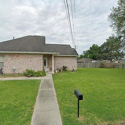 106 Tiemaker Rd, Belle Chasse, LA 70037