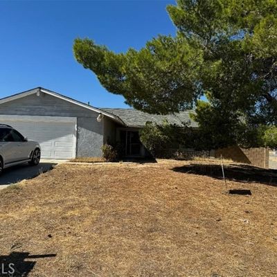 10621 Applewood Dr, California City, CA 93505