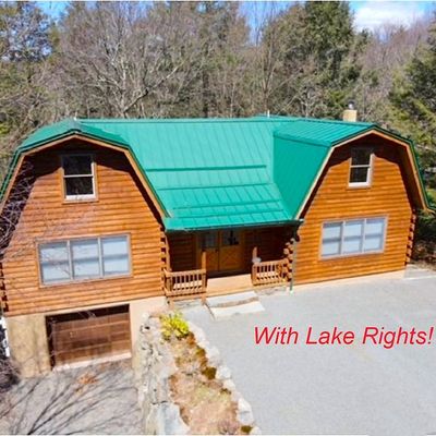 1075 Mockingbird Ln, Lake Ariel, PA 18436