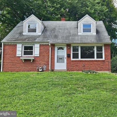 108 E Garrison Rd, Brookhaven, PA 19015