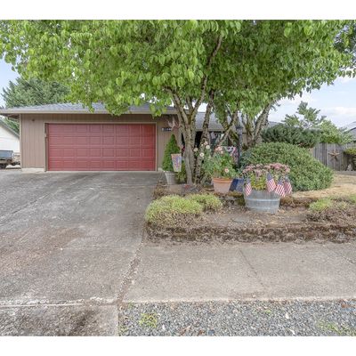 109 E Pinehurst Dr, Newberg, OR 97132