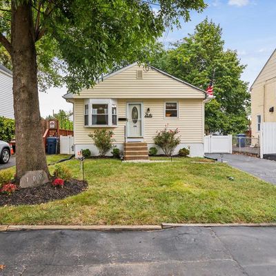 109 Walnut Rd, Wallingford, PA 19086