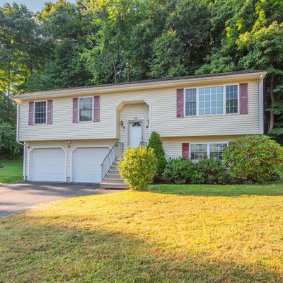 11 Hull St, Bristol, CT 06010